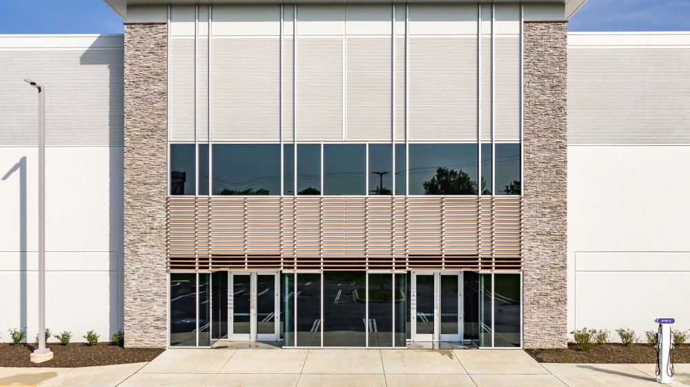 700PW Entrance